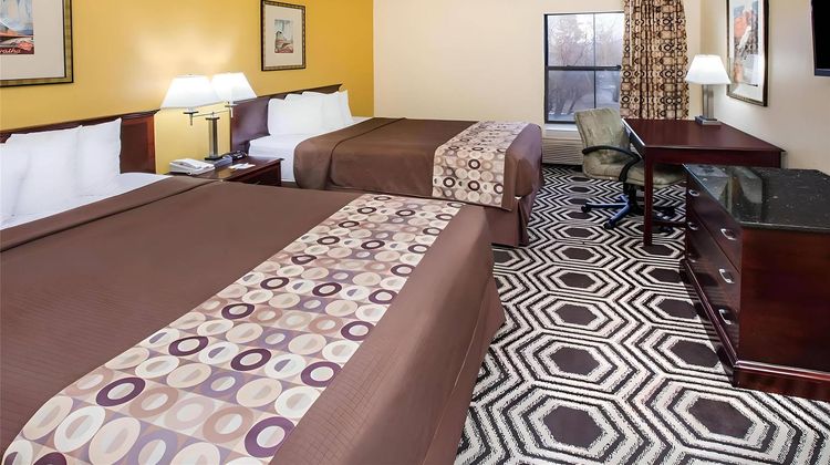 Halsted Inn and Suites Harvey-Chicago SL Room