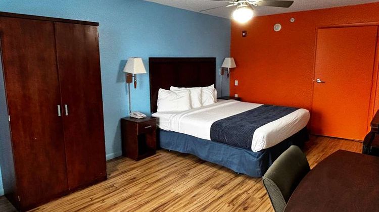 Ramada by Wyndham Hotel & Water Park Room