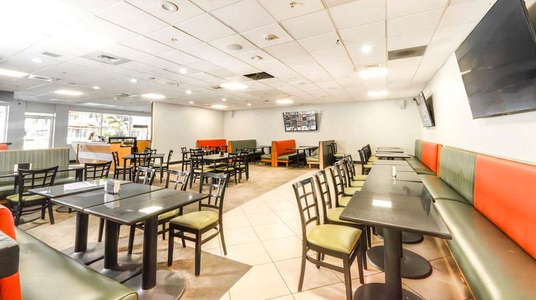 <b>Ramada by Wyndham Hotel & Water Park Restaurant</b>. Images powered by <a href="https://iceportal.shijigroup.com/" title="IcePortal" target="_blank">IcePortal</a>.