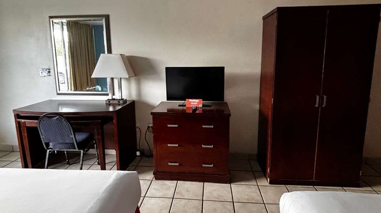 <b>Ramada by Wyndham Hotel & Water Park Room</b>. Images powered by <a href="https://iceportal.shijigroup.com/" title="IcePortal" target="_blank">IcePortal</a>.