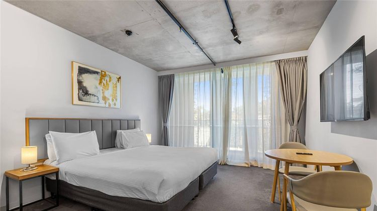 Clarion Apartments South Melbourne Room