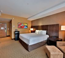 Edmonton Hotel & Convention Centre Room