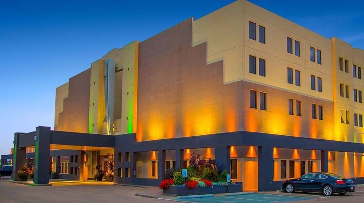 iHotel and Conference Centre Exterior