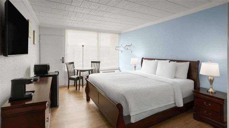 <b>Ramada by Wyndham Butler Room</b>. Images powered by <a href="https://iceportal.shijigroup.com/" title="IcePortal" target="_blank">IcePortal</a>.