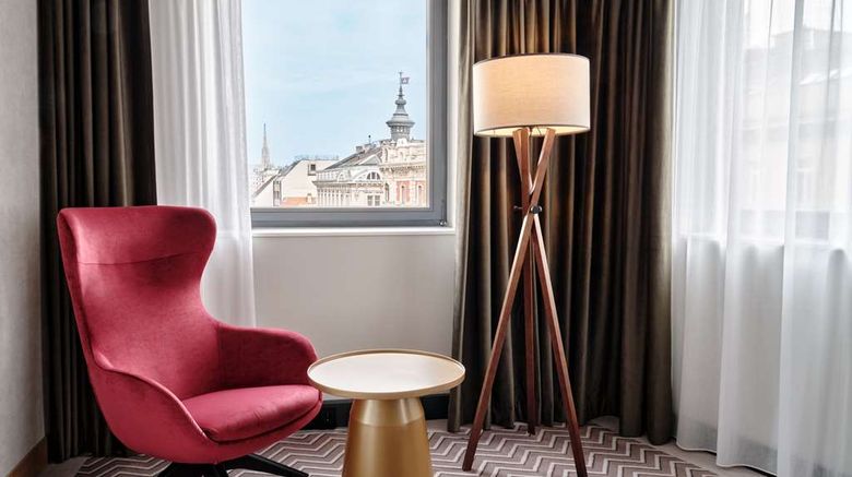 <b>Radisson Blu Das Triest Hotel Suite</b>. Images powered by <a href="https://iceportal.shijigroup.com/" title="IcePortal" target="_blank">IcePortal</a>.