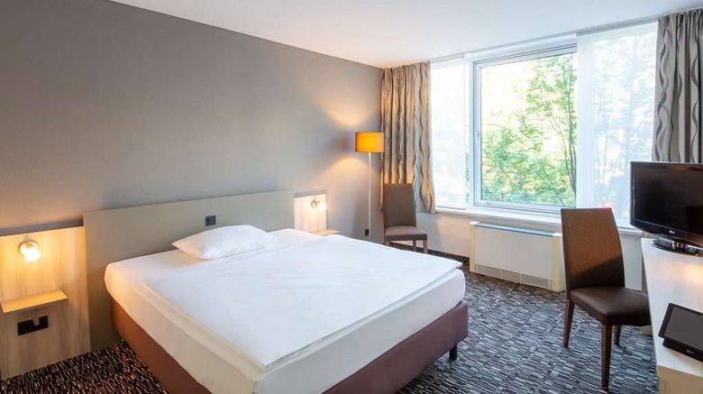 <b>Best Western Plus Hotel Dresden City Room</b>. Images powered by <a href="https://iceportal.shijigroup.com/" title="IcePortal" target="_blank">IcePortal</a>.