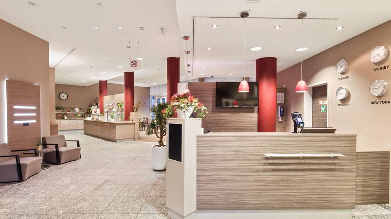 <b>Best Western Plus Hotel Dresden City Lobby</b>. Images powered by <a href="https://iceportal.shijigroup.com/" title="IcePortal" target="_blank">IcePortal</a>.