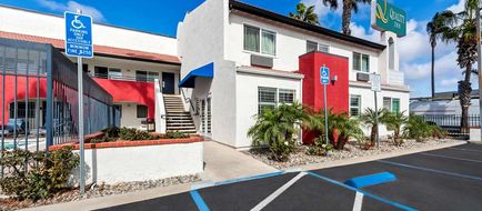 Quality Inn Exterior