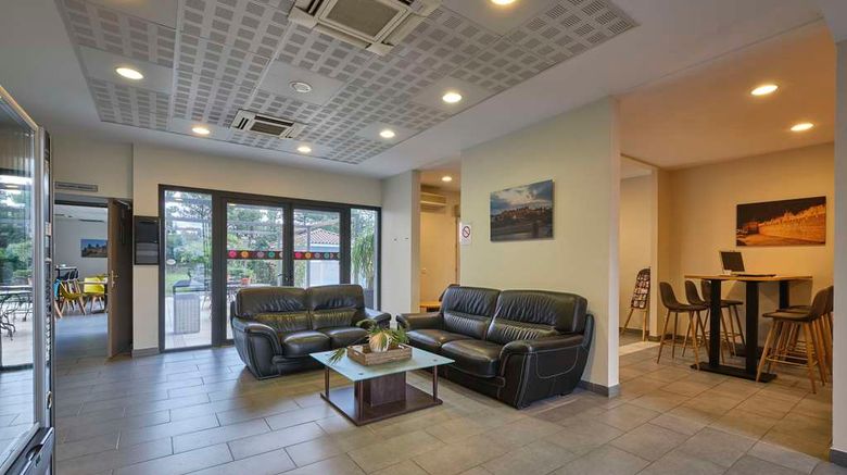 <b>Comfort Aparthotel Carcassonne Lobby</b>. Images powered by <a href="https://iceportal.shijigroup.com/" title="IcePortal" target="_blank">IcePortal</a>.
