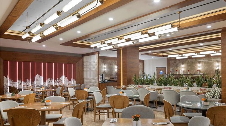 <b>Mercure Ankara Kizilay Restaurant</b>. Images powered by <a href="https://iceportal.shijigroup.com/" title="IcePortal" target="_blank">IcePortal</a>.