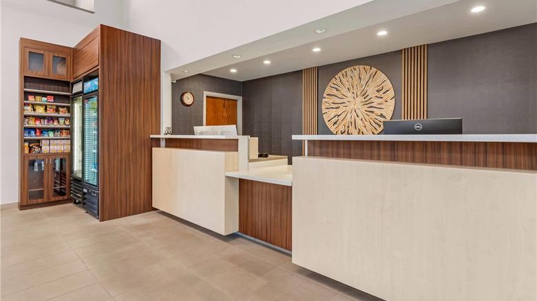 <b>Country Inn & Suites by Radisson Lobby</b>. Images powered by <a href="https://iceportal.shijigroup.com/" title="IcePortal" target="_blank">IcePortal</a>.