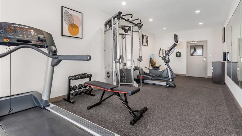 <b>Country Inn & Suites by Radisson Health</b>. Images powered by <a href="https://iceportal.shijigroup.com/" title="IcePortal" target="_blank">IcePortal</a>.
