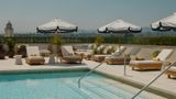 <b>L'Ermitage Beverly Hills Pool</b>. Images powered by <a href="https://iceportal.shijigroup.com/" title="IcePortal" target="_blank">IcePortal</a>.