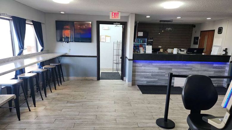 <b>Super 8 by Wyndham Galesburg Lobby</b>. Images powered by <a href="https://iceportal.shijigroup.com/" title="IcePortal" target="_blank">IcePortal</a>.