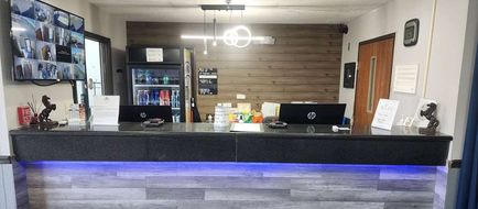Super 8 by Wyndham Galesburg Lobby