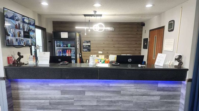 <b>Super 8 by Wyndham Galesburg Lobby</b>. Images powered by <a href="https://iceportal.shijigroup.com/" title="IcePortal" target="_blank">IcePortal</a>.