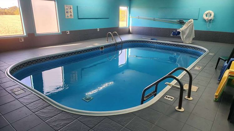 Super 8 by Wyndham Galesburg Pool