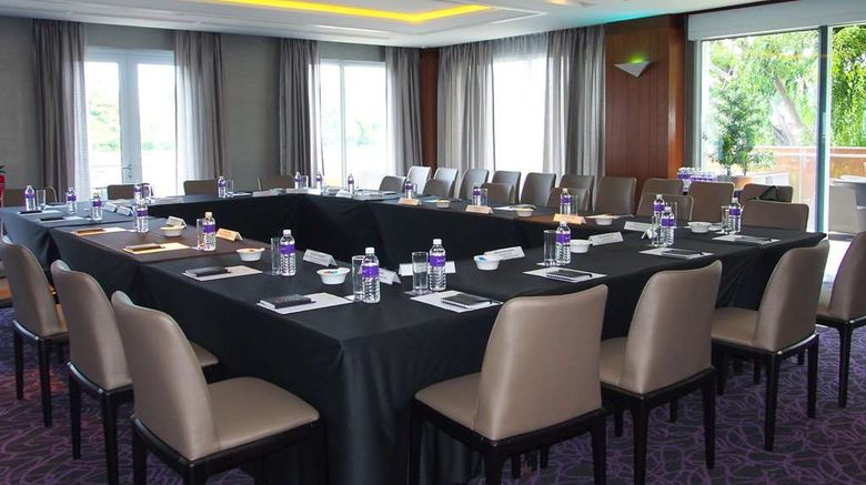 <b>Aqueen Paya Lebar Meeting</b>. Images powered by <a href="https://iceportal.shijigroup.com/" title="IcePortal" target="_blank">IcePortal</a>.