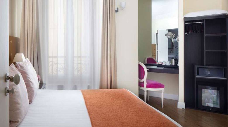 <b>Hotel Le 123 Elysees-Astotel Room</b>. Images powered by <a href="https://iceportal.shijigroup.com/" title="IcePortal" target="_blank">IcePortal</a>.