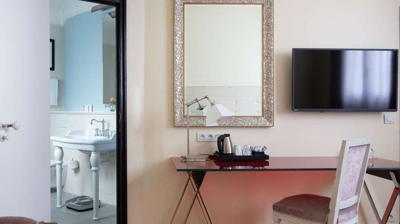 <b>Hotel Le 123 Elysees-Astotel Room</b>. Images powered by <a href="https://iceportal.shijigroup.com/" title="IcePortal" target="_blank">IcePortal</a>.