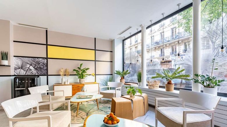 <b>Hotel Palm-Astotel Lobby</b>. Images powered by <a href="https://iceportal.shijigroup.com/" title="IcePortal" target="_blank">IcePortal</a>.