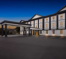 Sonesta Essential Savannah Exterior