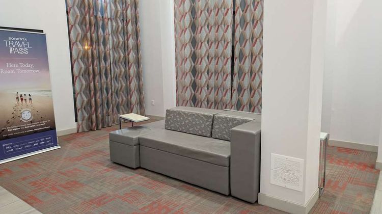Sonesta Essential Columbus Lobby
