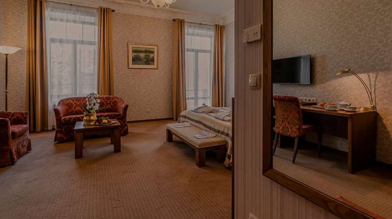 <b>Hotel Artis Room</b>. Images powered by <a href="https://iceportal.shijigroup.com/" title="IcePortal" target="_blank">IcePortal</a>.