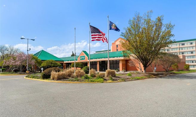 Quality Hotel Philadelphia Airport Exterior