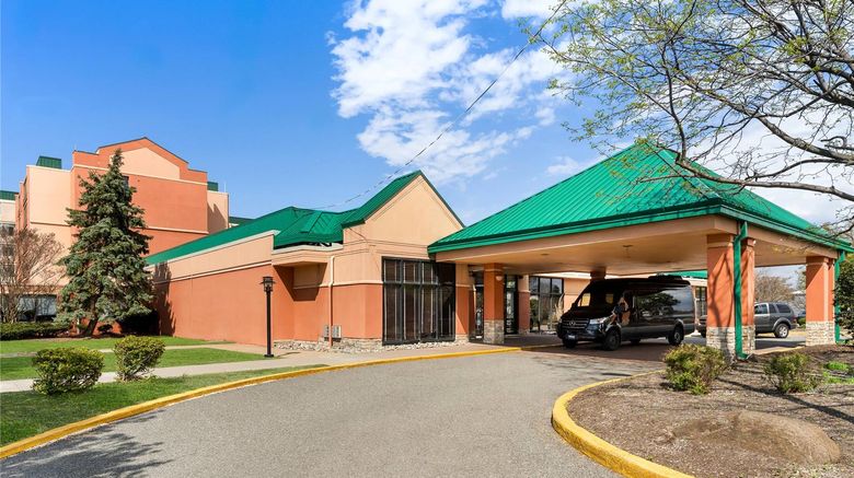 <b>Quality Hotel Philadelphia Airport Exterior</b>. Images powered by <a href="https://iceportal.shijigroup.com/" title="IcePortal" target="_blank">IcePortal</a>.