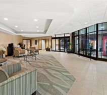 Quality Hotel Philadelphia Airport Lobby