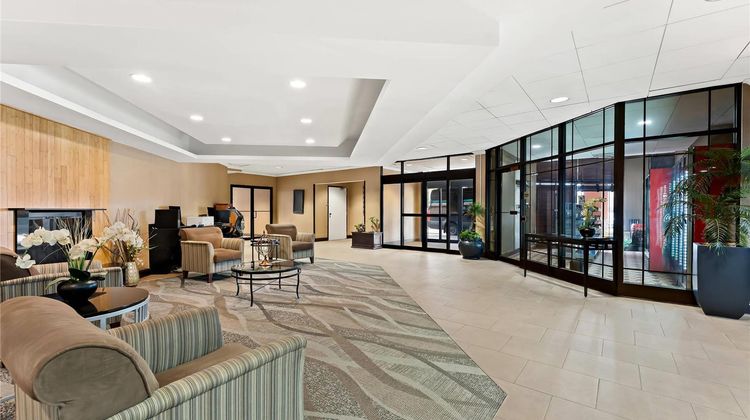 Quality Hotel Philadelphia Airport Lobby