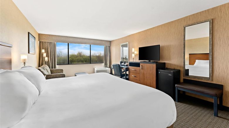 <b>Quality Hotel Philadelphia Airport Room</b>. Images powered by <a href="https://iceportal.shijigroup.com/" title="IcePortal" target="_blank">IcePortal</a>.