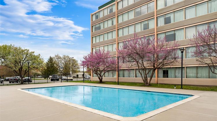 Quality Hotel Philadelphia Airport Pool