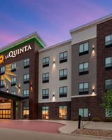 La Quinta Inn & Suites by Wyndham