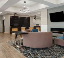 La Quinta Inn & Suites by Wyndham Lobby