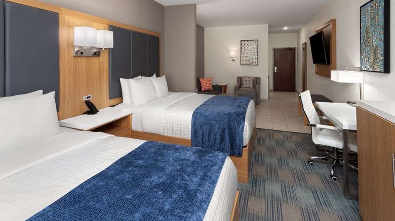 <b>La Quinta Inn & Suites by Wyndham Suite</b>. Images powered by <a href="https://iceportal.shijigroup.com/" title="IcePortal" target="_blank">IcePortal</a>.