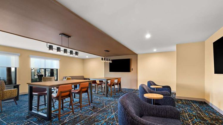 Hampton Inn and Suites by Hilton Corona Meeting