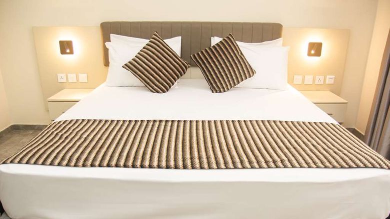 <b>Best Western Plus at the Oxbow Lake Room</b>. Images powered by <a href="https://iceportal.shijigroup.com/" title="IcePortal" target="_blank">IcePortal</a>.