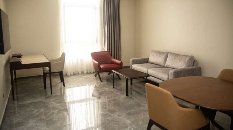 <b>Best Western Plus at the Oxbow Lake Suite</b>. Images powered by <a href="https://iceportal.shijigroup.com/" title="IcePortal" target="_blank">IcePortal</a>.