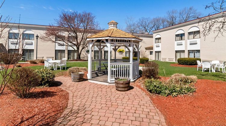 Clarion Inn North Haven Pool