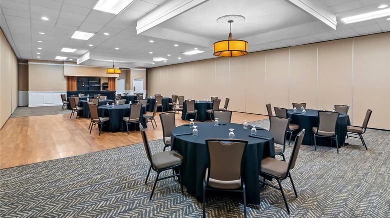 <b>Clarion Inn North Haven Meeting</b>. Images powered by <a href="https://iceportal.shijigroup.com/" title="IcePortal" target="_blank">IcePortal</a>.