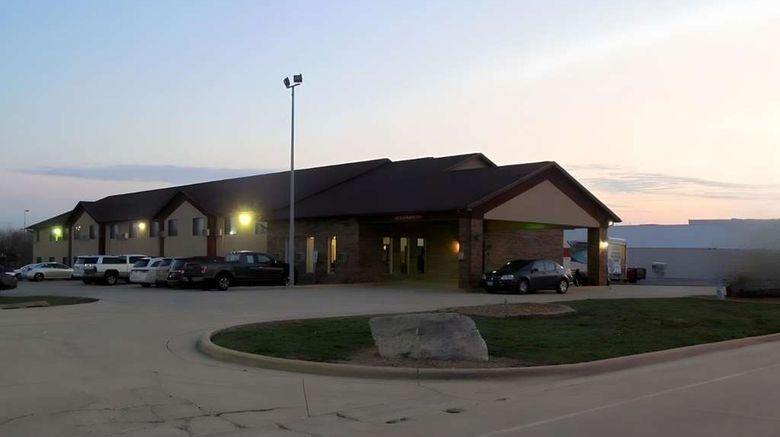 <b>Rodeway Inn Effingham North Exterior</b>. Images powered by <a href="https://iceportal.shijigroup.com/" title="IcePortal" target="_blank">IcePortal</a>.