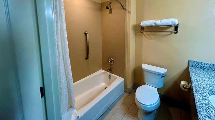 Wyndham Garden Lancaster Room