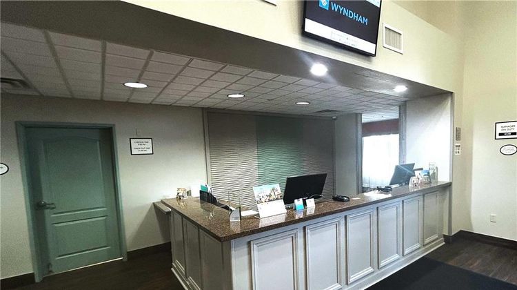 Wyndham Garden Lancaster Lobby