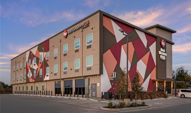 Best Western Plus Pearland Medical Cente Exterior
