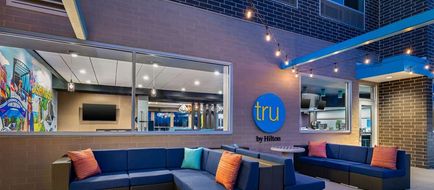Tru by Hilton Oshkosh Exterior