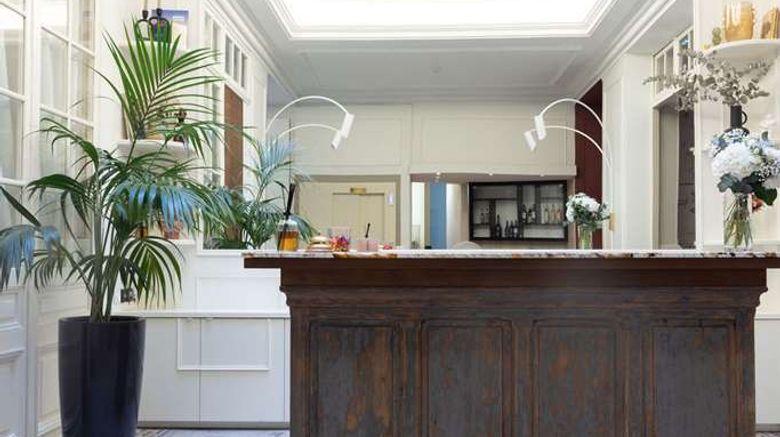 <b>Grand Hotel Francais Lobby</b>. Images powered by <a href="https://iceportal.shijigroup.com/" title="IcePortal" target="_blank">IcePortal</a>.