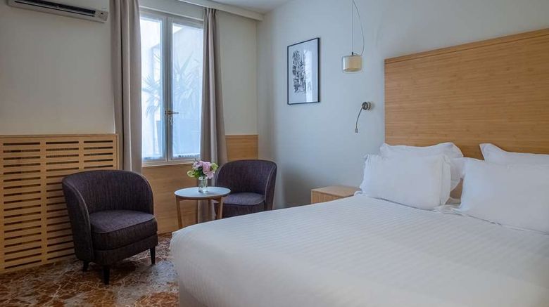 <b>Grand Hotel Francais Room</b>. Images powered by <a href="https://iceportal.shijigroup.com/" title="IcePortal" target="_blank">IcePortal</a>.