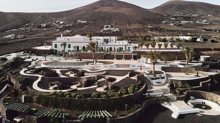 Cesar Lanzarote Pool